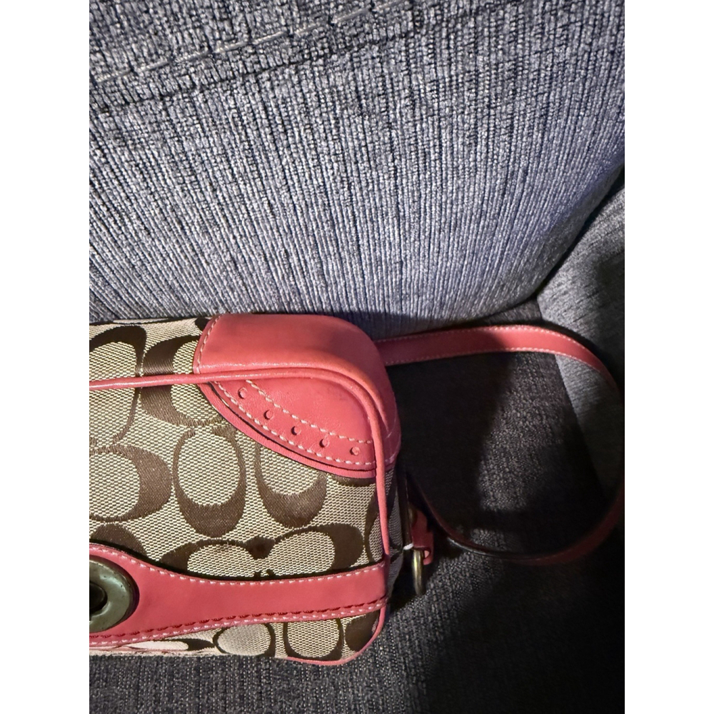 Vintage y2k Coach Hot Pink Crossbody with Turnlock - Picture 9 of 11